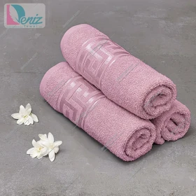 حوله دستی بسته سه عددی طرح ورساچه رنگ کالباسی روشن