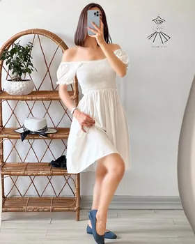 پیراهن یقه‌قایقی