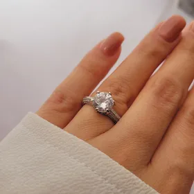 حلقه و پشت حلقه طرح معروف Pave