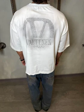 تیشرت مردانه نگین‌دار ماکان