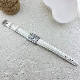 ساعت مچی زنانه با طرح فلورا، ظرافت در دستان شما