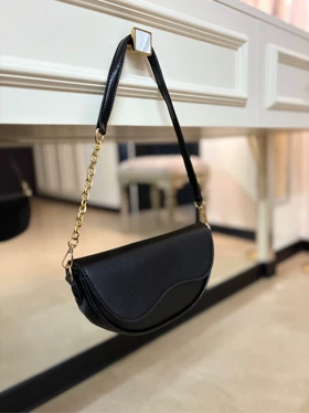 کیف زنانه هلالی مدل روناک