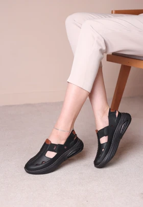 کفش پرسنلی زنانه ترافیک