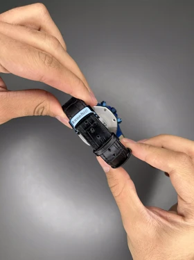 ساعت مچی اودمار پیگه بند چرمی مشکی قاب آبی Audemars Piguet