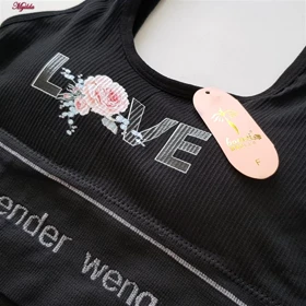 نیم‌تنه پددار ورزشی زنانه مشکی کد 4617