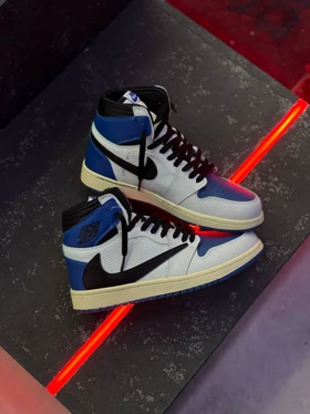 کتانی نایک ایر جردن 1 ساق‌دار ترویس اسکات آبی فرگمنت Nike Travis Scott Air Jordan 1 High SP Fragment