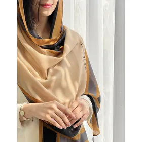شال حاشیه‌دار گوچی