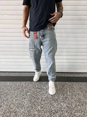 مام فیت آبی Levis زخمی