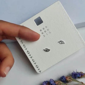 گوشواره میخی نقره استرلینگ 925 طرح برگ ظریف (برند سیکس)