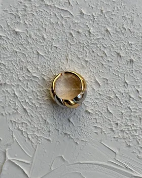 انگشتر کروسان دورنگ طرح طلا 00108