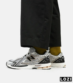 کفش کتانی سفید سرمه ای Newbalance 1906R