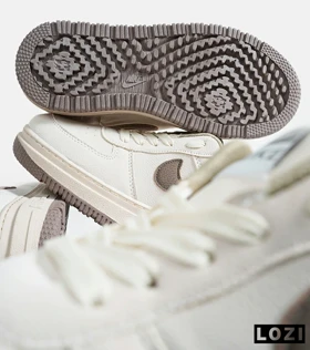 کفش کتانی مردانه و زنانه کرم قهوه ای نایک NIKE AIR FORCE