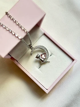 گردنبند ماه نگین‌دار🌙💎