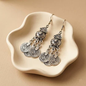 گوشواره آویز ورشو طرح سکه و بوهو