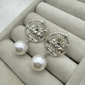 گوشواره طرح خورشید و شیر مروارید دار