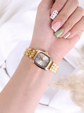 ساعت مچی زنانه استیل بند طلایی نایدو کد W499