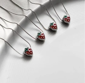 گردنبند توت فرنگی🍓