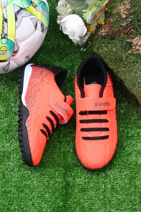 کفش میادین ورزشی بچگانه kinetix