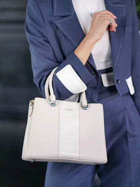 کیف دوشی زنانه دیوید جونز مدل 7063-2F