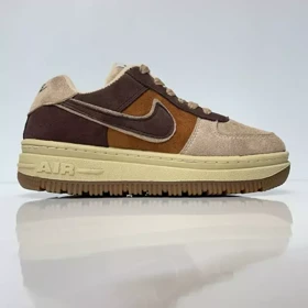 کفش راحتی نایکی مدل ایرفورس Air force کرم قهوه ای با کفی طبی