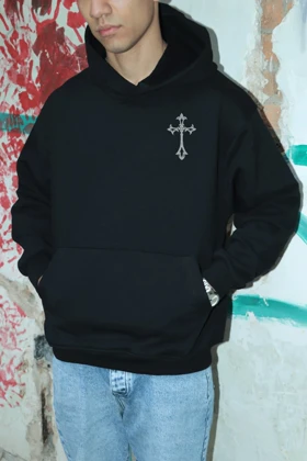 هودی مشکی اسپرت طرح مینیمال صلیب 2 - فواصل
