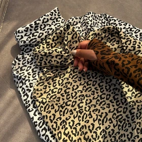 کراپ یقه اسکی پلنگی فینگردار