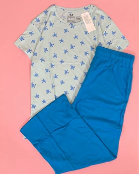تی‌شرت و شلوار قواره دار دمپا نخ و پنبه h&m
