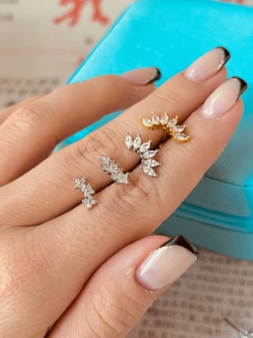 پیرسینگ گوش جواهری