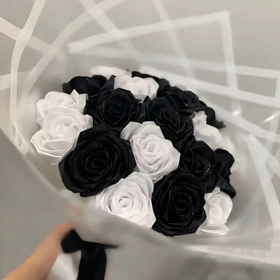 گل رز جاودان 7 شاخه دو رنگ