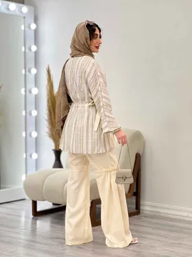 ست مانتو و شلوار جلو بسته لمه دار