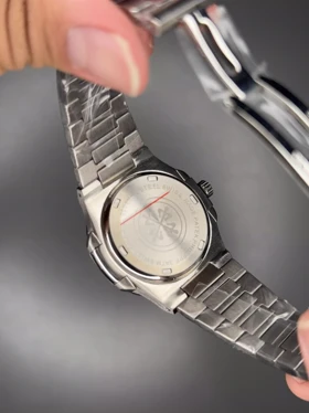 ساعت مچی پتک فیلیپ ناتیلوس صفحه مشکی بند سیلور Patek Philippe