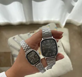 ساعت مربع اف