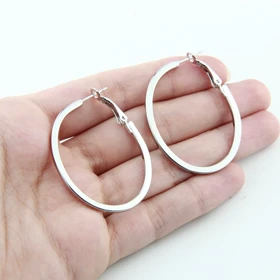 گوشواره زنانه حلقه‌ای مدل بیضی (نقره‌ای)