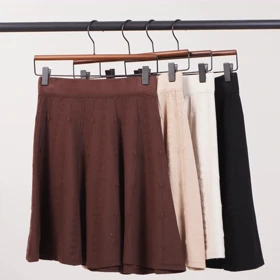 دامن کوتاه هانا