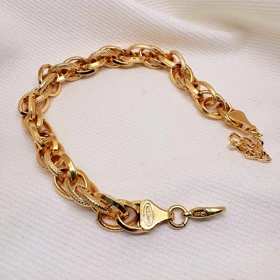 دستبند برند شین مدل «تابش زرین» | با آبکاری طلای 24 عیار و بافت برجسته