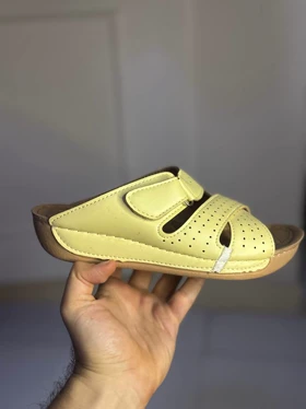 صندل طبی زنانه رایکا لیمویی