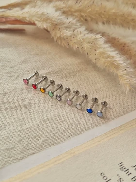 پیرسینگ رنگی گوش