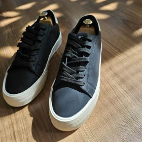 کتانی اسنیکرزمشکی زیره سفید