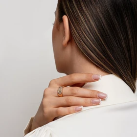 انگشتر نگین‌دار