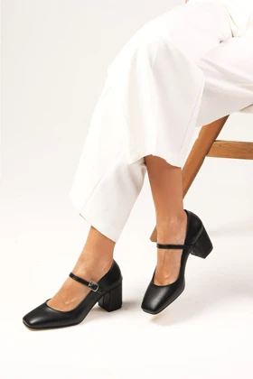 کفش پاشنه‌بلند کلاسیک زنانه میوگوستو mio-gusto