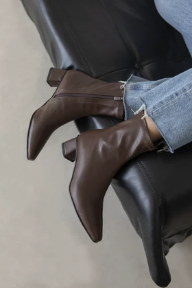 بوت و نیم بوت زنانه استراسونس straswans