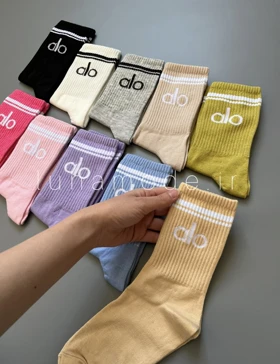 جوراب ساق‌دار زنانه الو (alo) رنگی