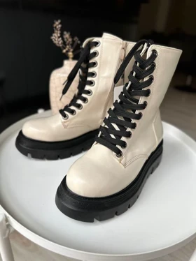 نیم بوت زنانه استرادیواریوس مدل00002-Stradivarius-Flat-Ankle-Boots