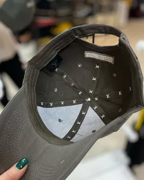 کلاه بیسبالی طرح LV