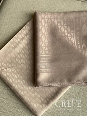 روسری ژاکارد طرح قلب قواره 90