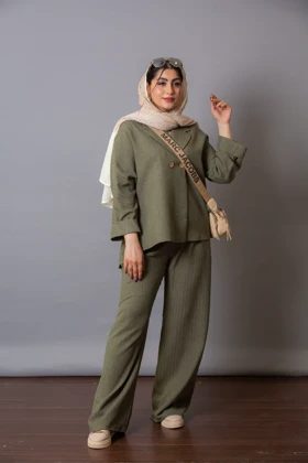 مانتو شلوار راه راه دو دکمه بغل چاک