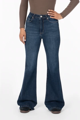 شلوار جین زنانه بوت‌کات فلکس(کشی) آبی تیره برفکی رویال جین Royal Jeans