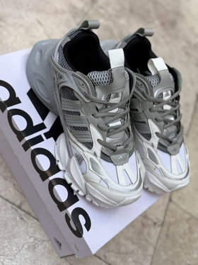 کتانی آدیدادس دلوکس سفید طوسی