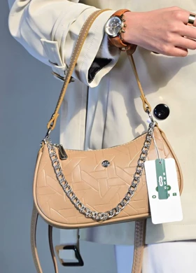 کیف دوشی و دستی زنانه BENO مدل آرتمیس کد4899-1 (کاراملی)