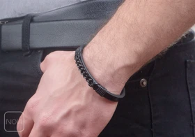 دستبند چرم کارتیر مشکی